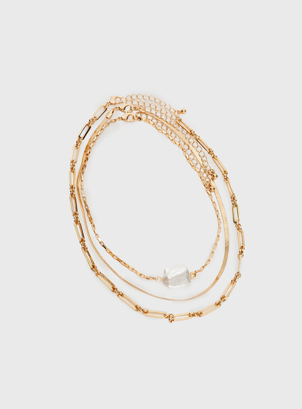 Get Me Necklace Gold