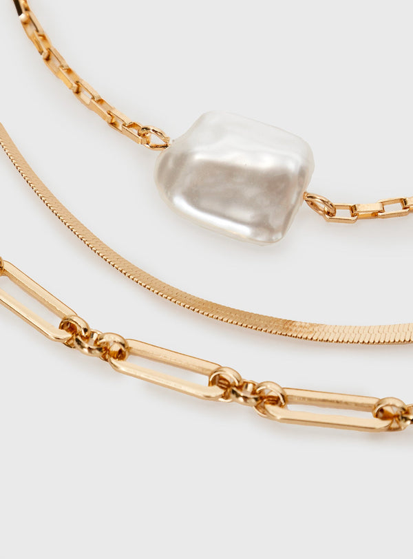 Get Me Necklace Gold